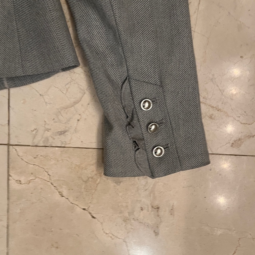 White House Black Market Gray Ruffled Blazer - Picture 6 of 8